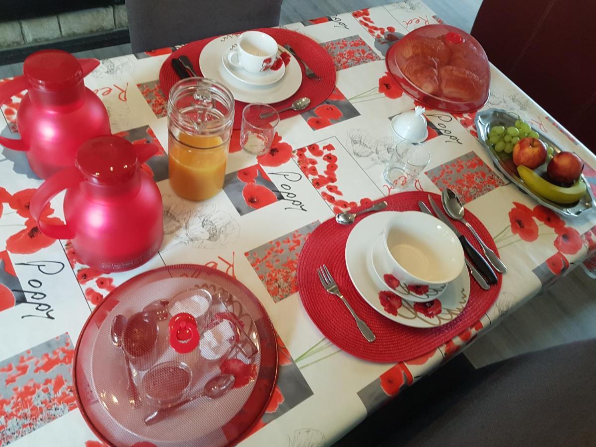 Mary'S Poppies - Bed & Breakfast Blandain Экстерьер фото
